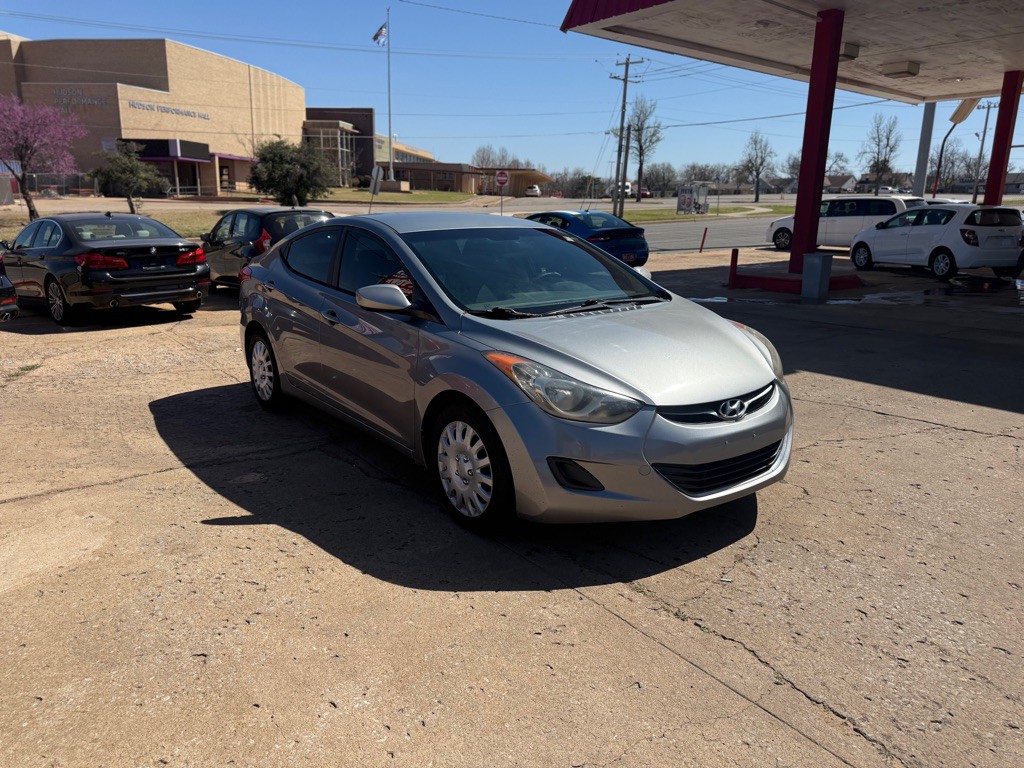 2012 Hyundai Elantra Image 3