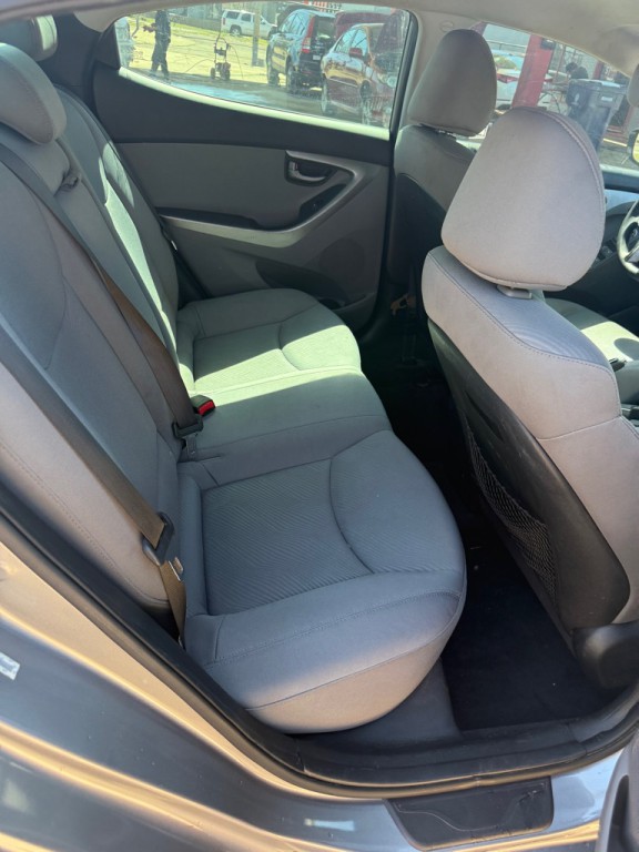 2012 Hyundai Elantra Image 7