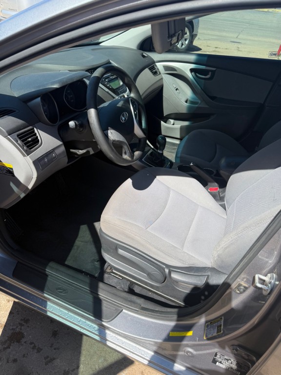 2012 Hyundai Elantra Image 9