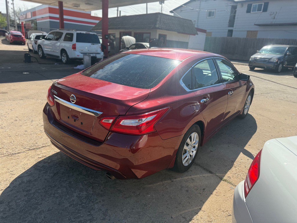 2016 Nissan Altima Image 5