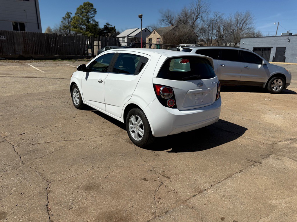 2015 Chevrolet Sonic Image 4