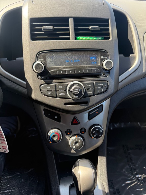 2015 Chevrolet Sonic Image 8