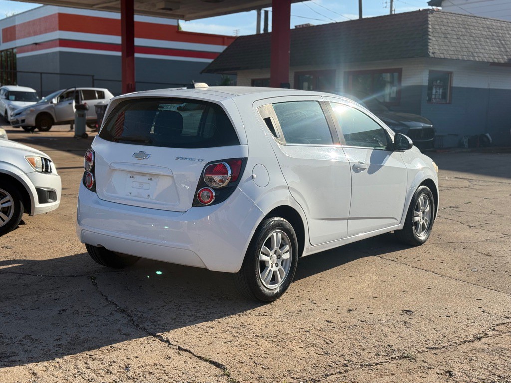 2015 Chevrolet Sonic Image 14