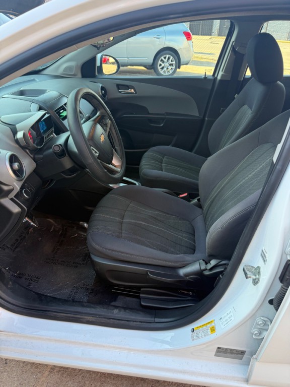 2015 Chevrolet Sonic Image 19