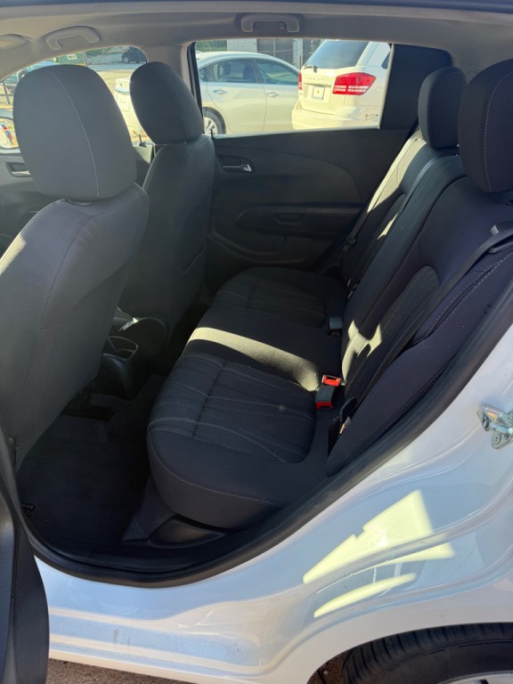 2015 Chevrolet Sonic Image 21