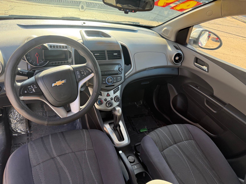 2015 Chevrolet Sonic Image 22