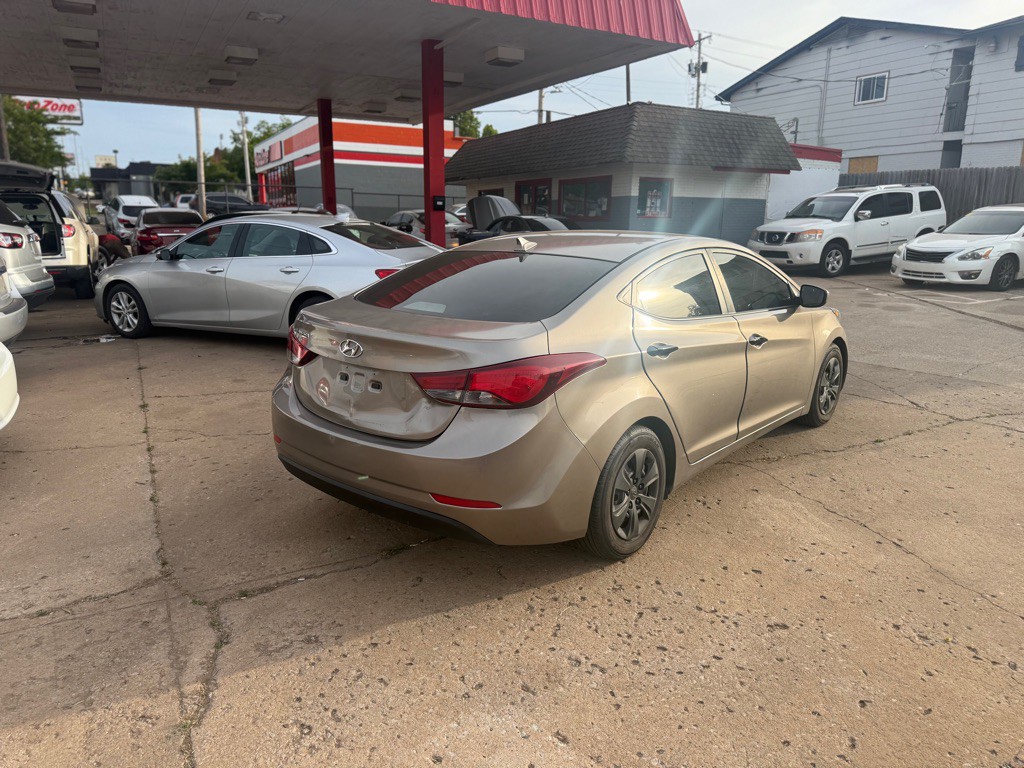 2016 Hyundai Elantra Image 4