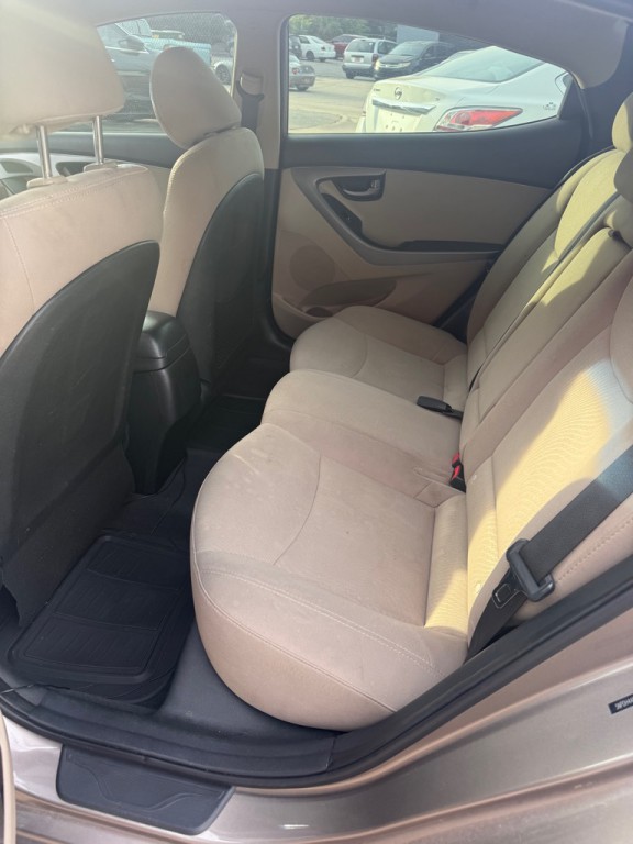 2016 Hyundai Elantra Image 8