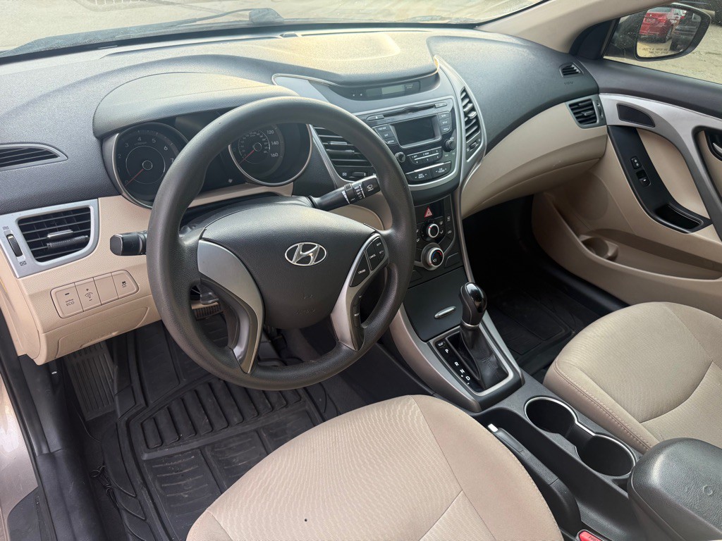 2016 Hyundai Elantra Image 9