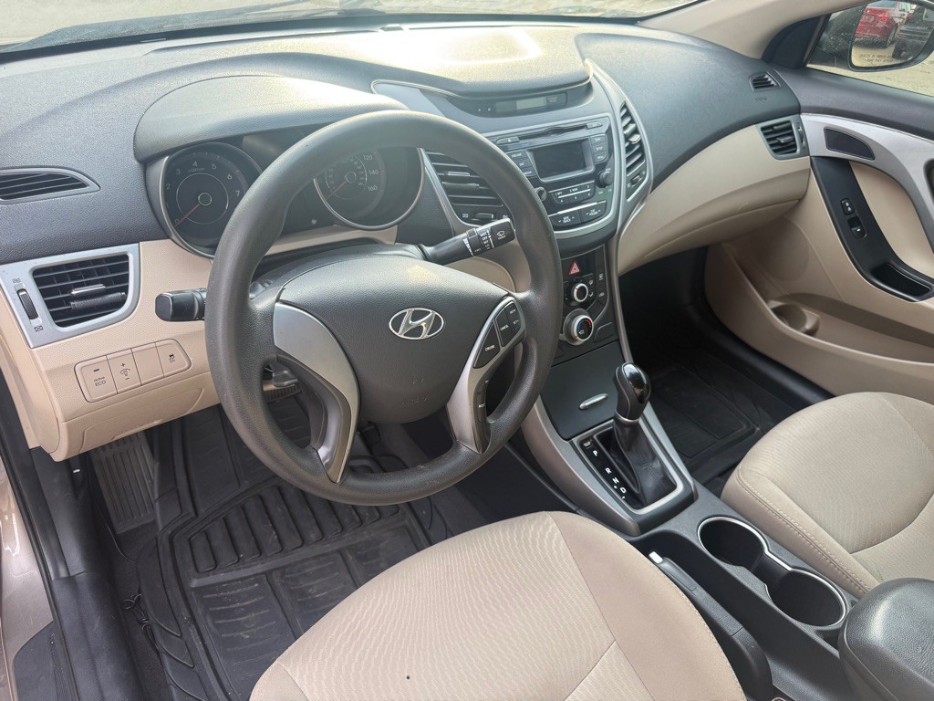 2016 Hyundai Elantra Image 10
