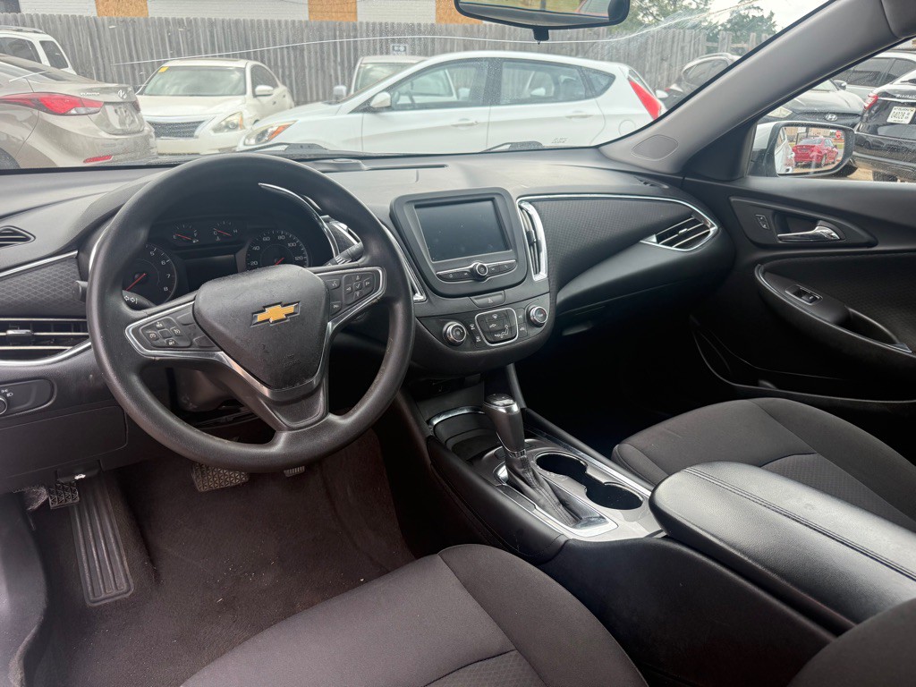 2018 Chevrolet Malibu Image 9
