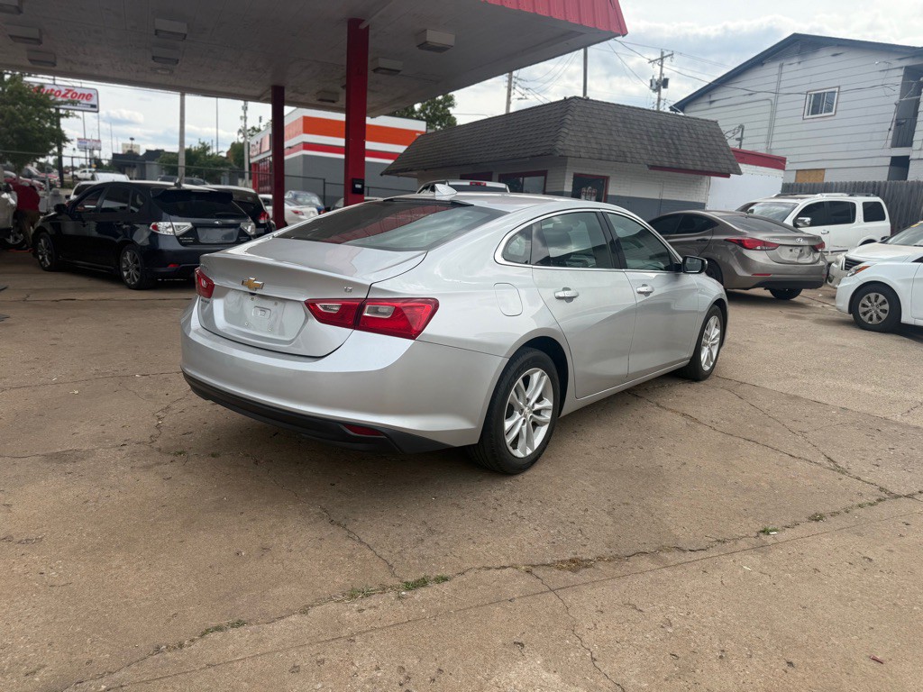 2018 Chevrolet Malibu Image 11
