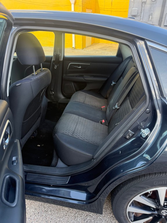 2018 Nissan Altima Image 10