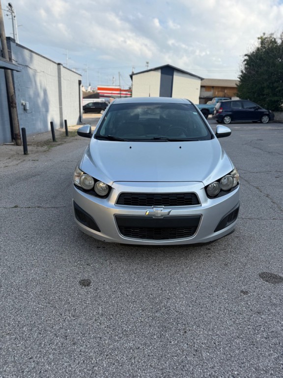 2012 Chevrolet Sonic Image 2