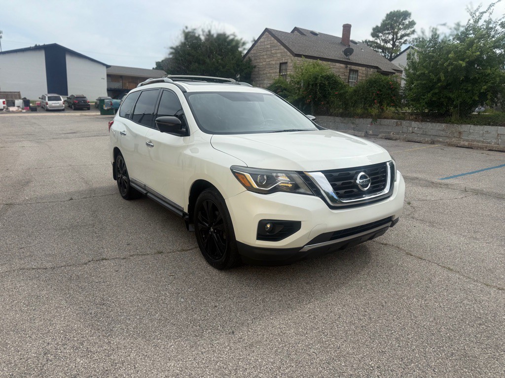 2017 Nissan Pathfinder Image 3