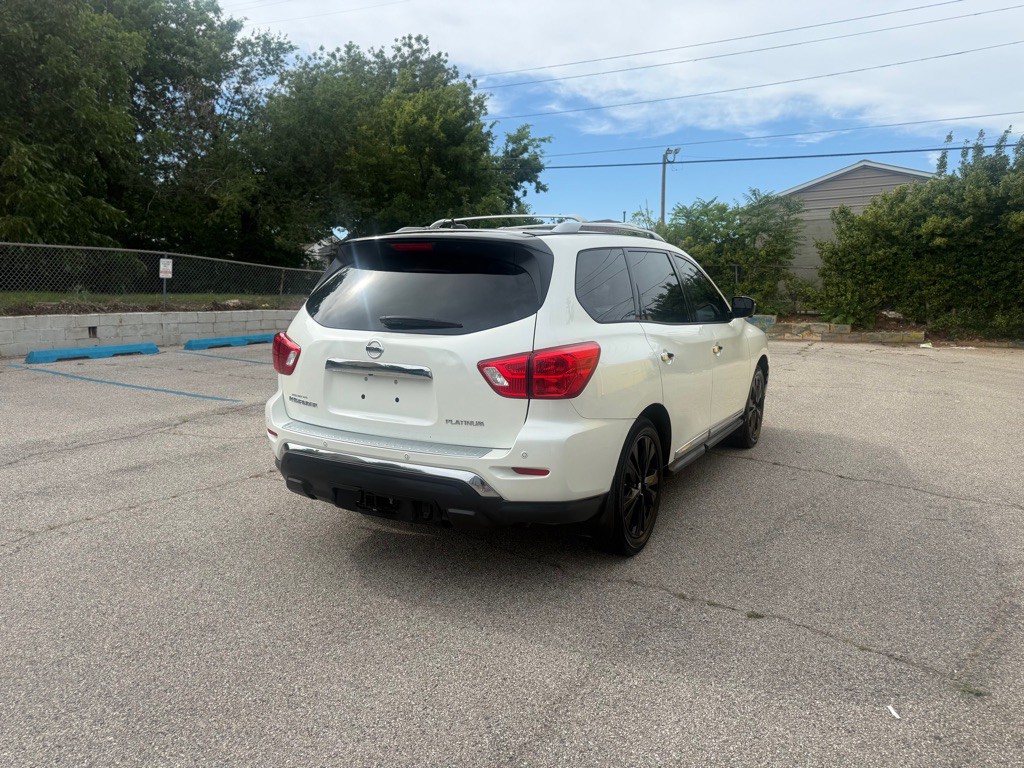 2017 Nissan Pathfinder Image 4