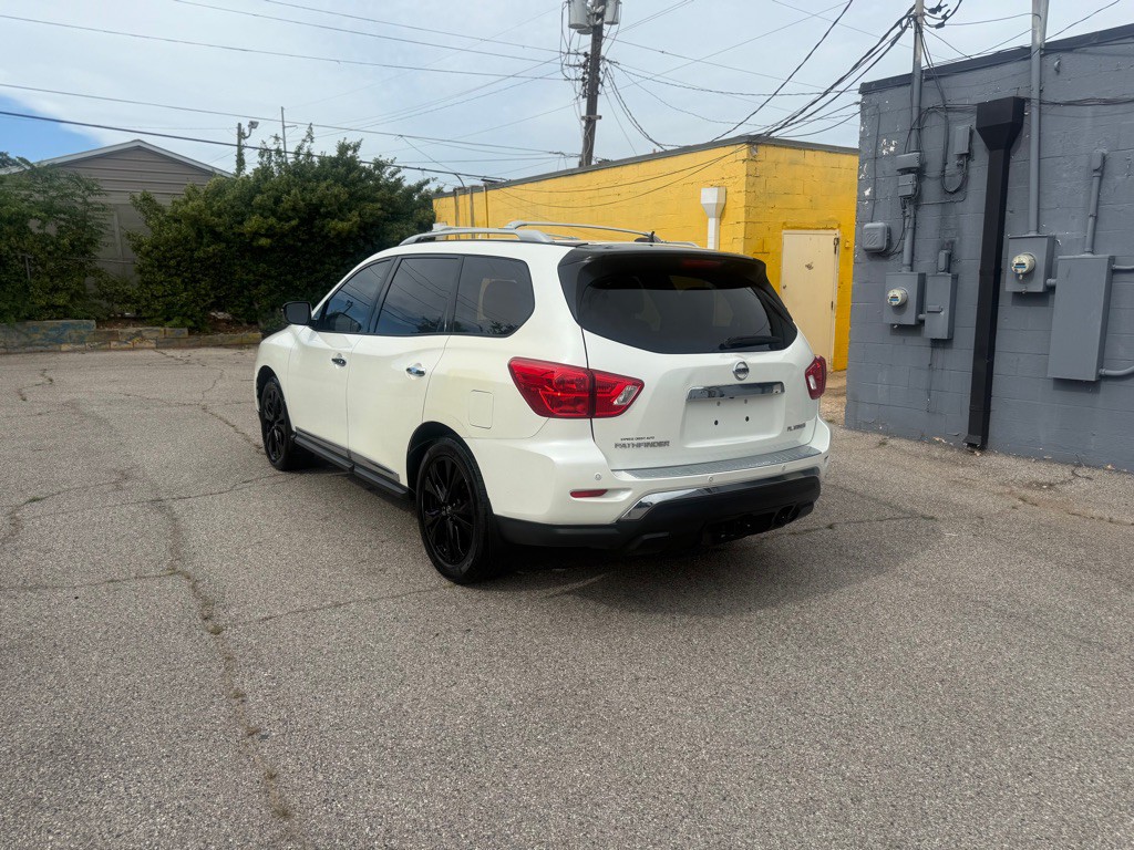 2017 Nissan Pathfinder Image 5
