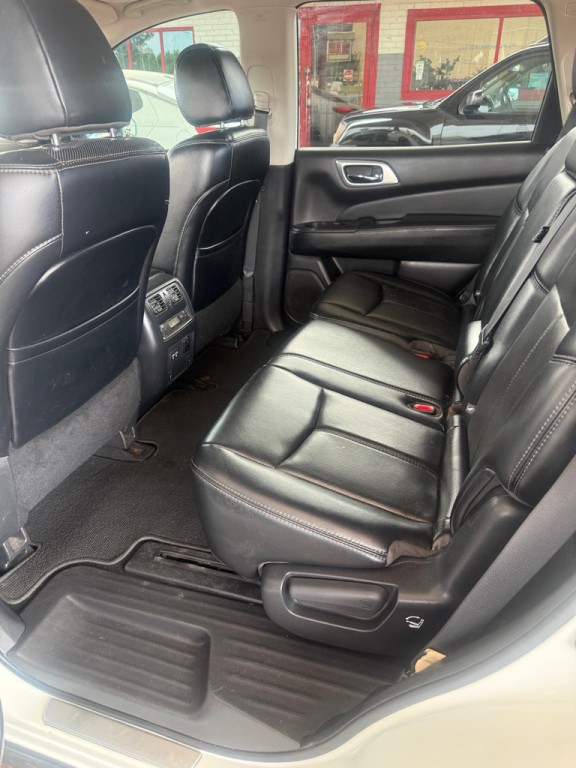 2017 Nissan Pathfinder Image 8