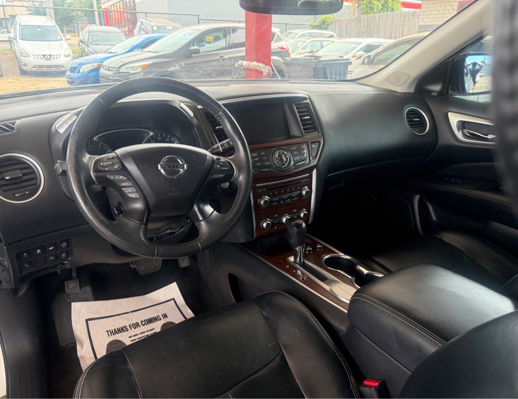 2017 Nissan Pathfinder Image 9