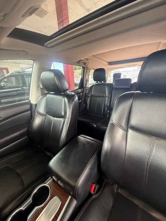 2017 Nissan Pathfinder Image 11