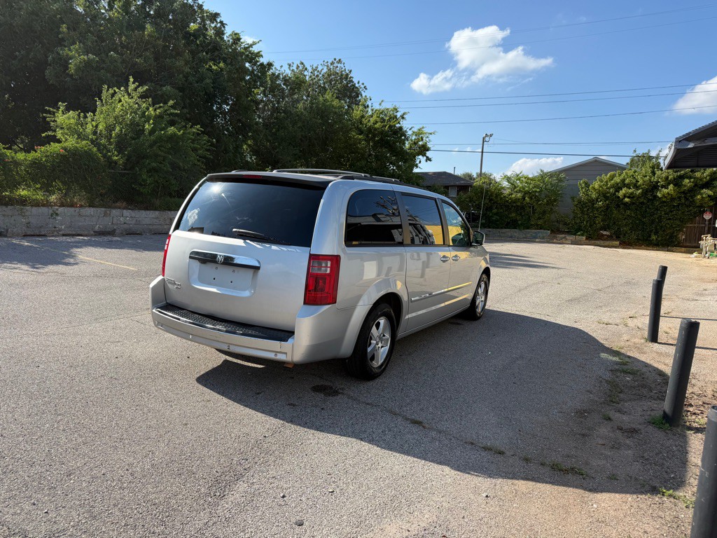 2008 Dodge Grand Caravan Image 4