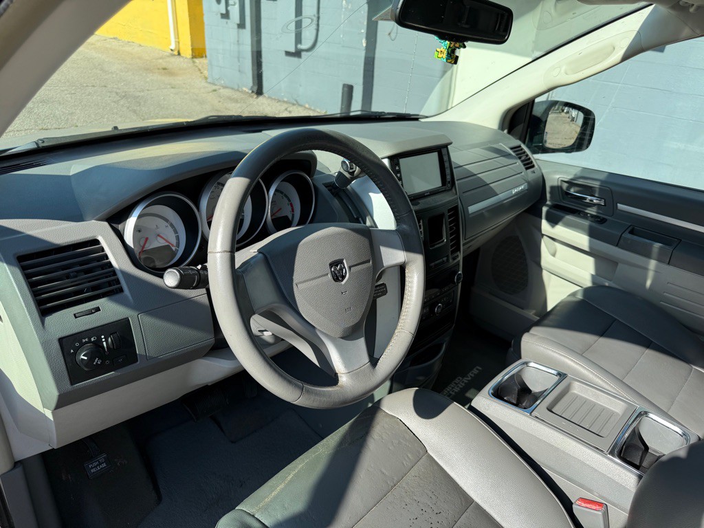 2008 Dodge Grand Caravan Image 9