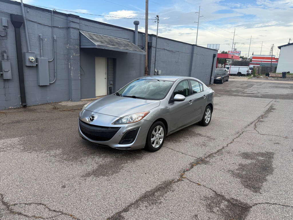 2011 Mazda Mazda3 Image 2