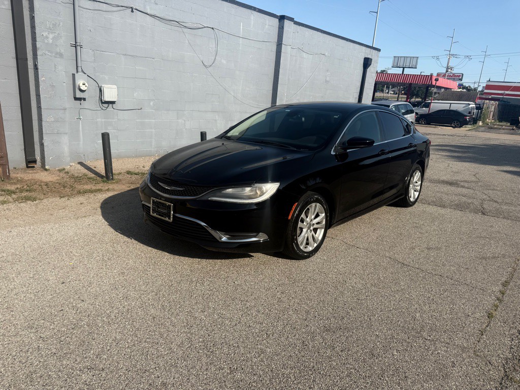 2015 Chrysler 200 Image 1