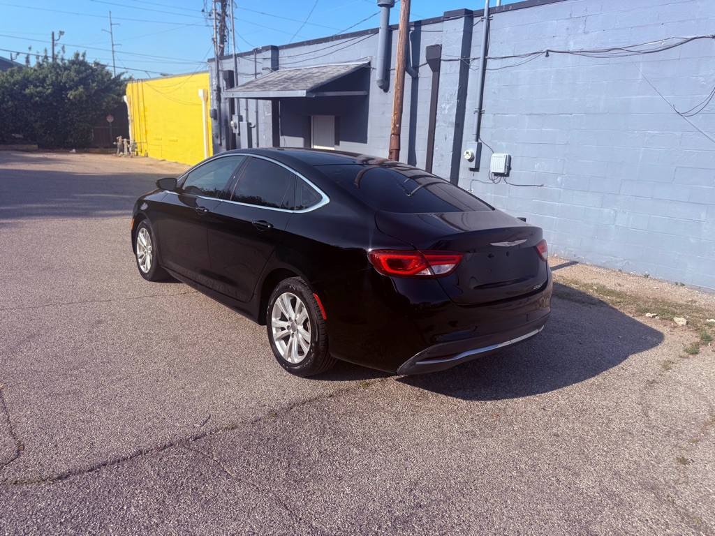 2015 Chrysler 200 Image 5