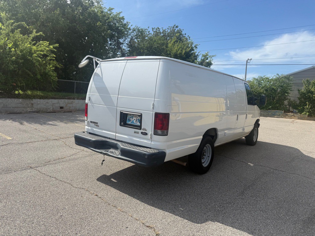 2012 Ford Econoline Image 4
