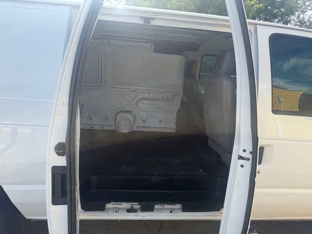 2012 Ford Econoline Image 8