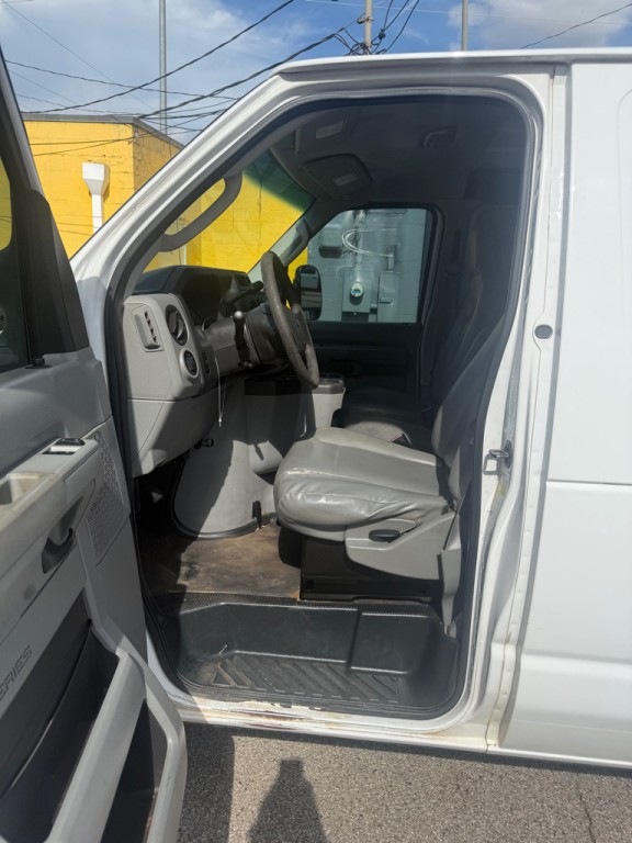2012 Ford Econoline Image 9