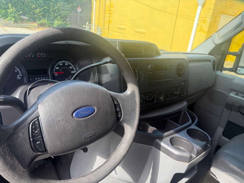 2012 Ford Econoline Image 11