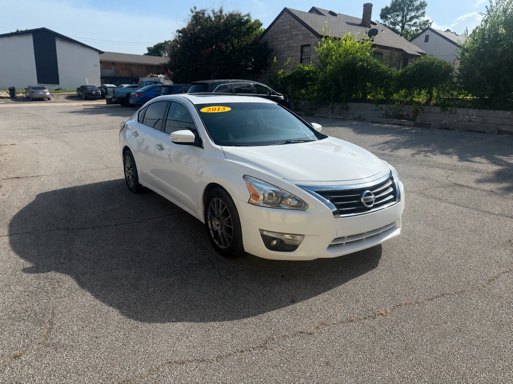 2013 Nissan Altima Image 3