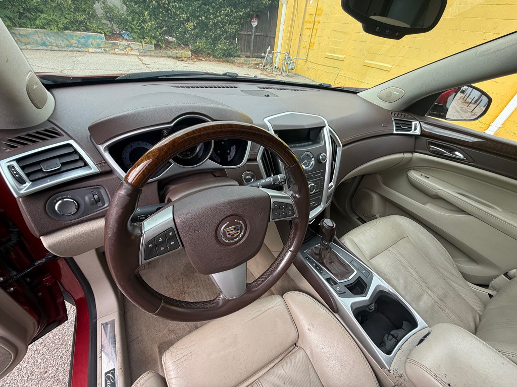 2010 Cadillac SRX Image 10
