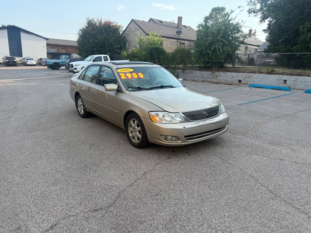 2002 Toyota Avalon Image 2