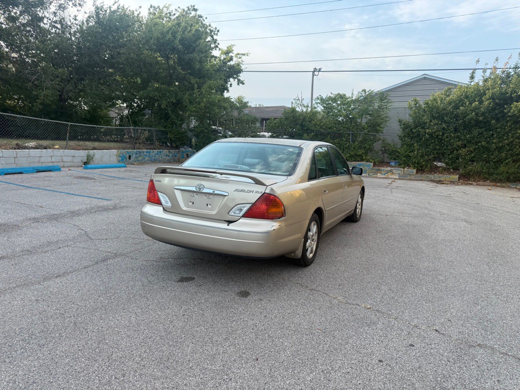 2002 Toyota Avalon Image 4