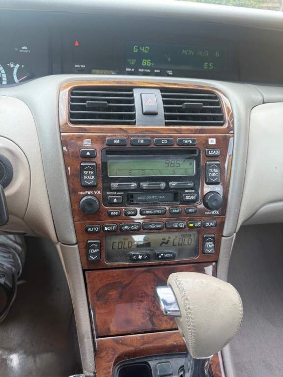 2002 Toyota Avalon Image 8