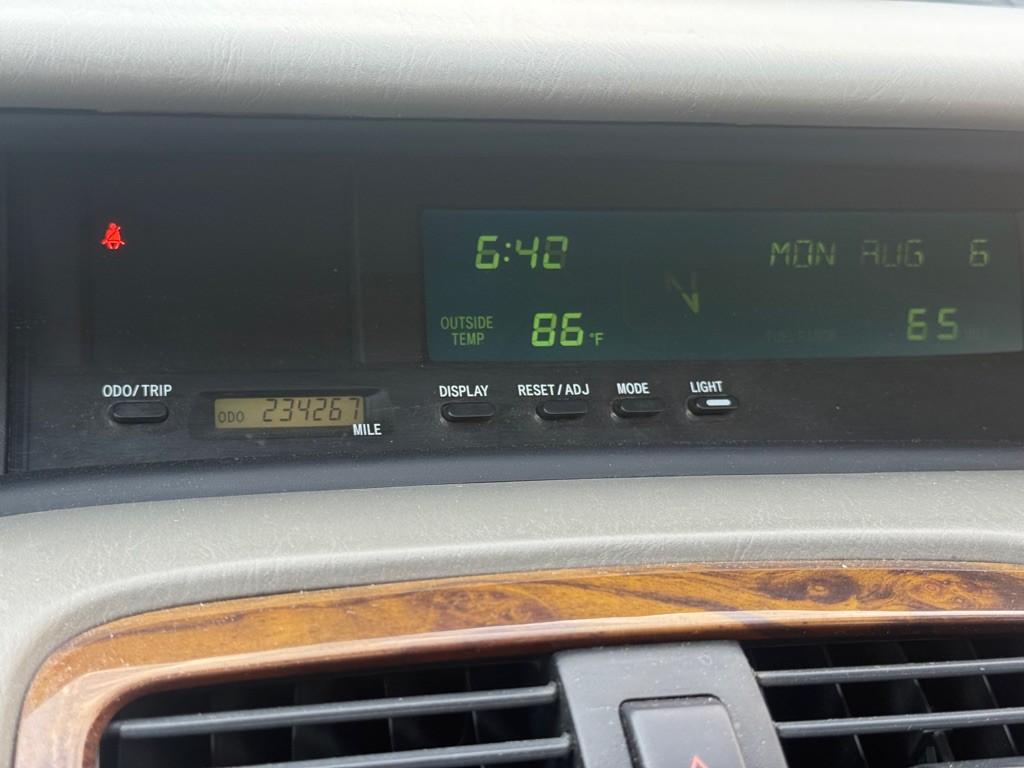 2002 Toyota Avalon Image 12