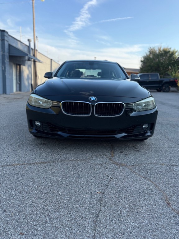 2013 BMW 3 Series Image 2