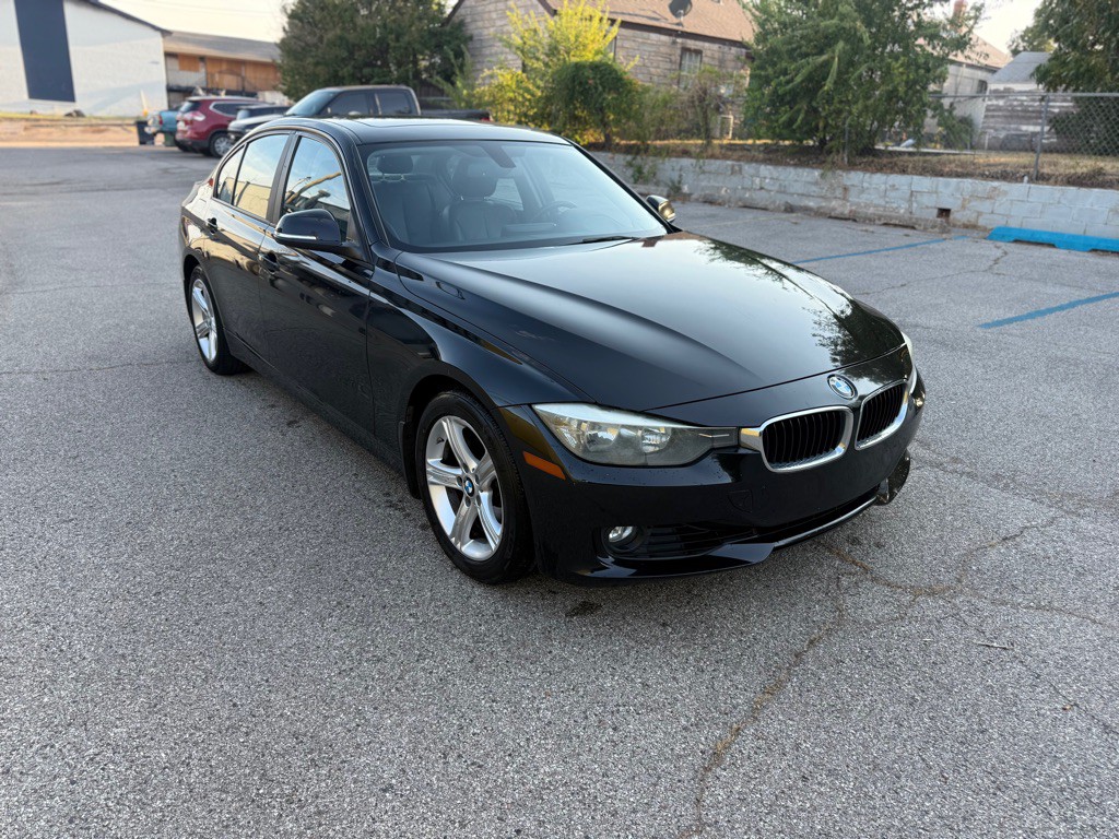2013 BMW 3 Series Image 4