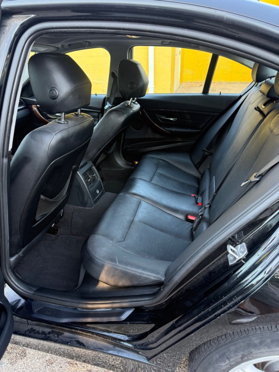 2013 BMW 3 Series Image 6