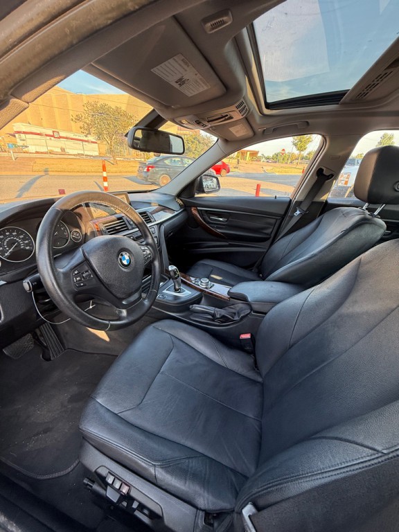 2013 BMW 3 Series Image 12
