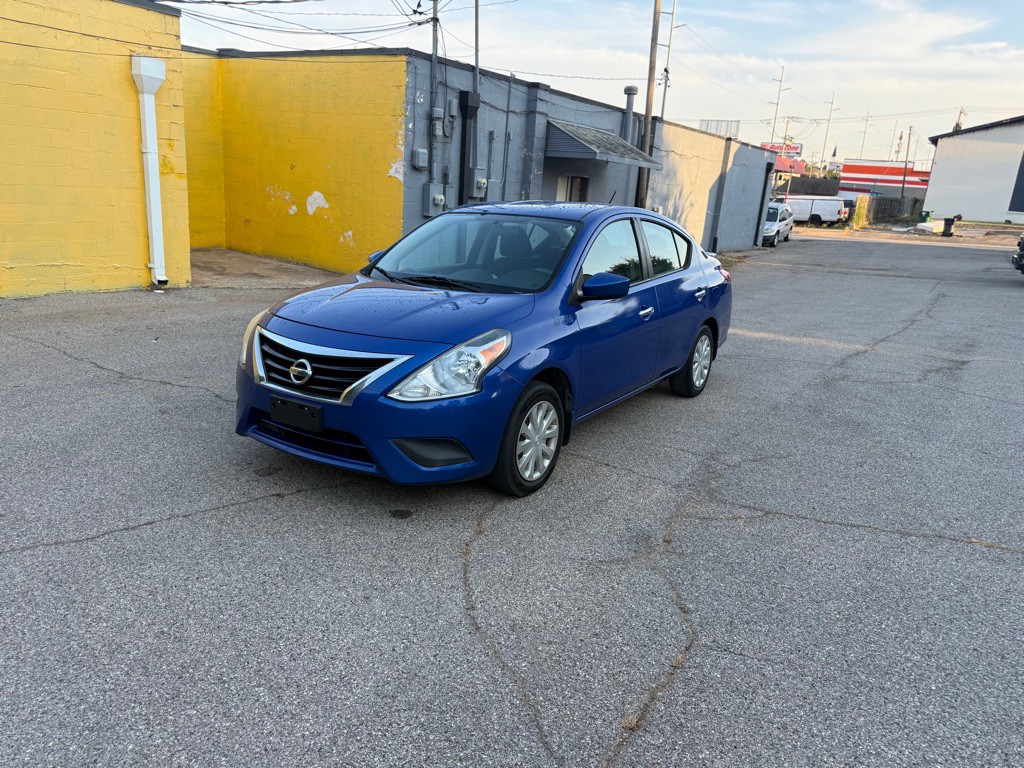 2017 Nissan Versa Image 1