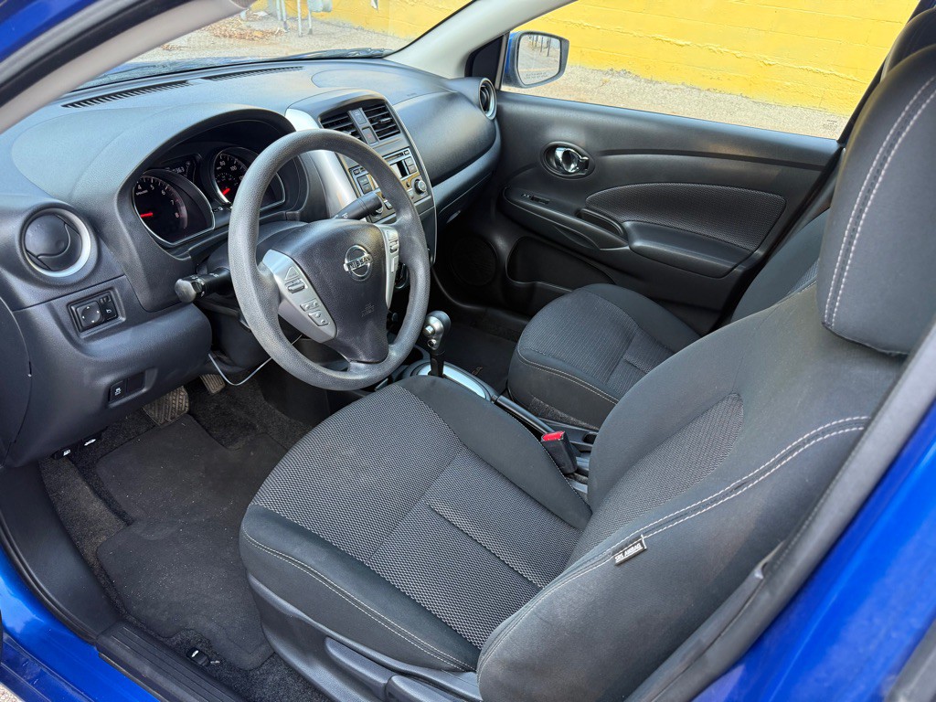 2017 Nissan Versa Image 7