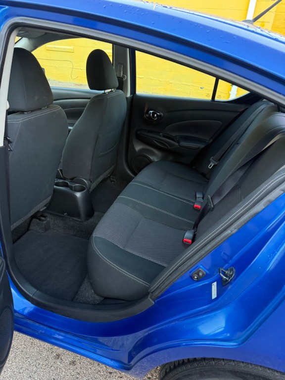 2017 Nissan Versa Image 8