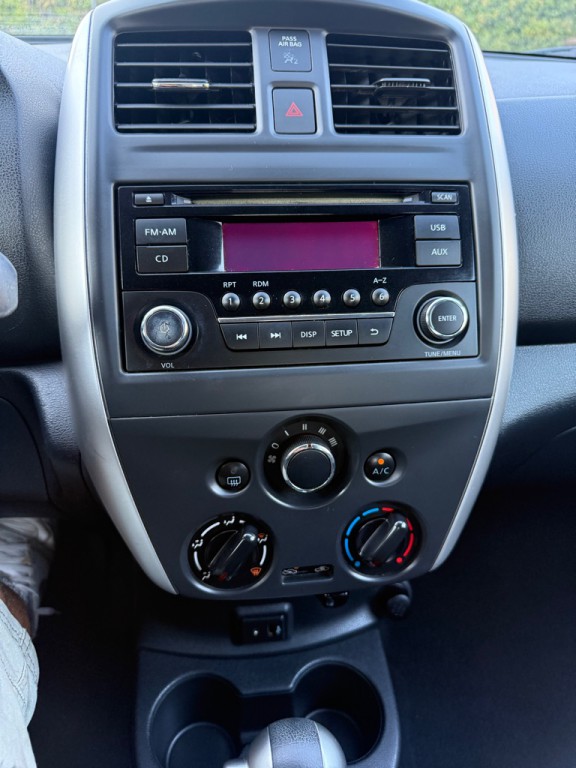 2017 Nissan Versa Image 10