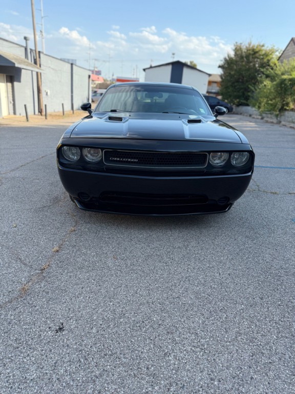 2012 Dodge Challenger Image 2