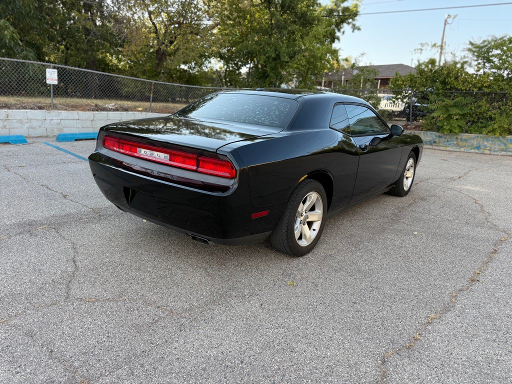 2012 Dodge Challenger Image 4