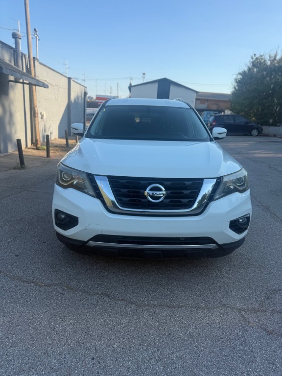 2017 Nissan Pathfinder Image 2
